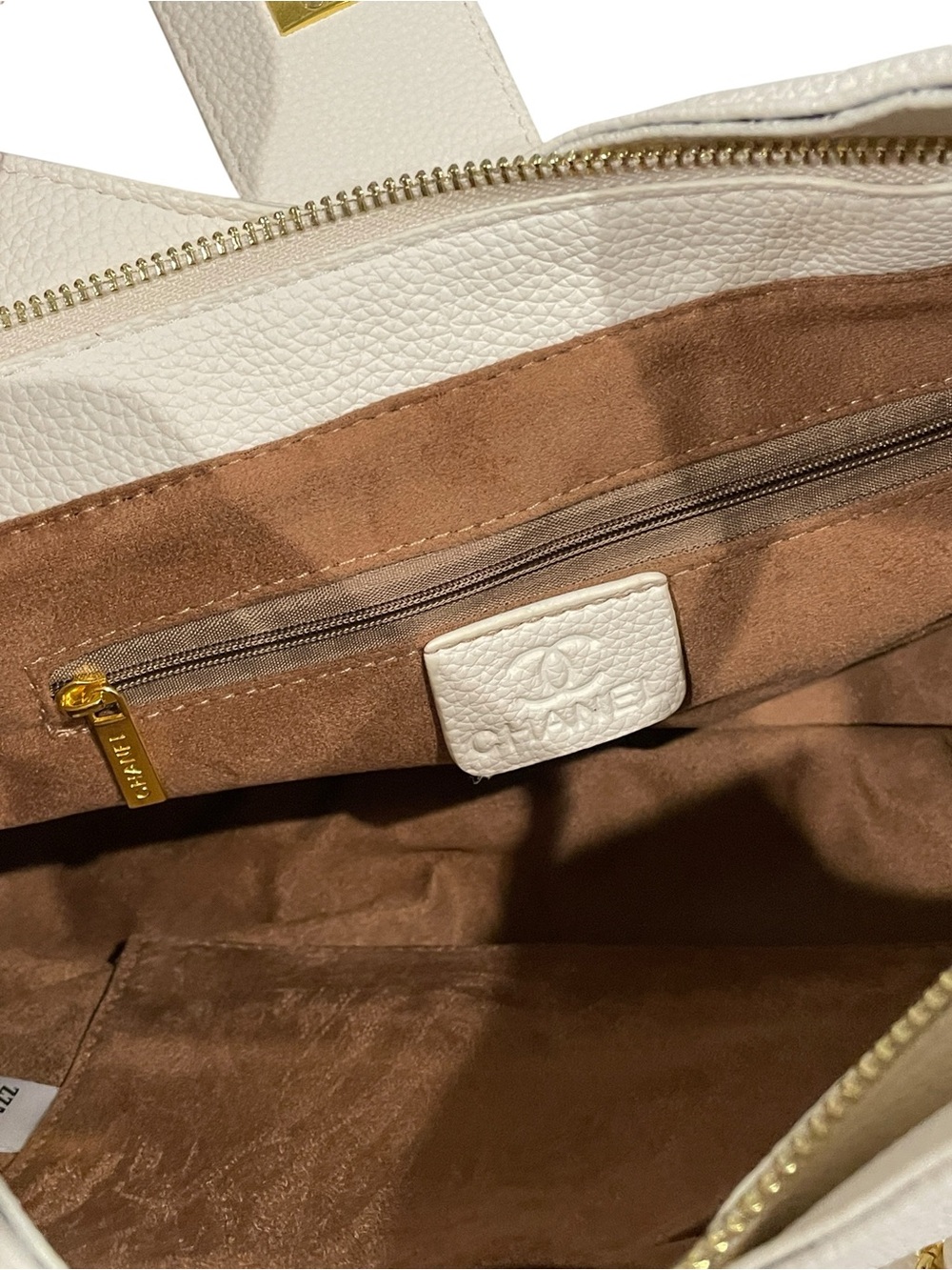 🤍Women’s White Quilted Tote Bag 🤍✨ - Picture 7 of 11